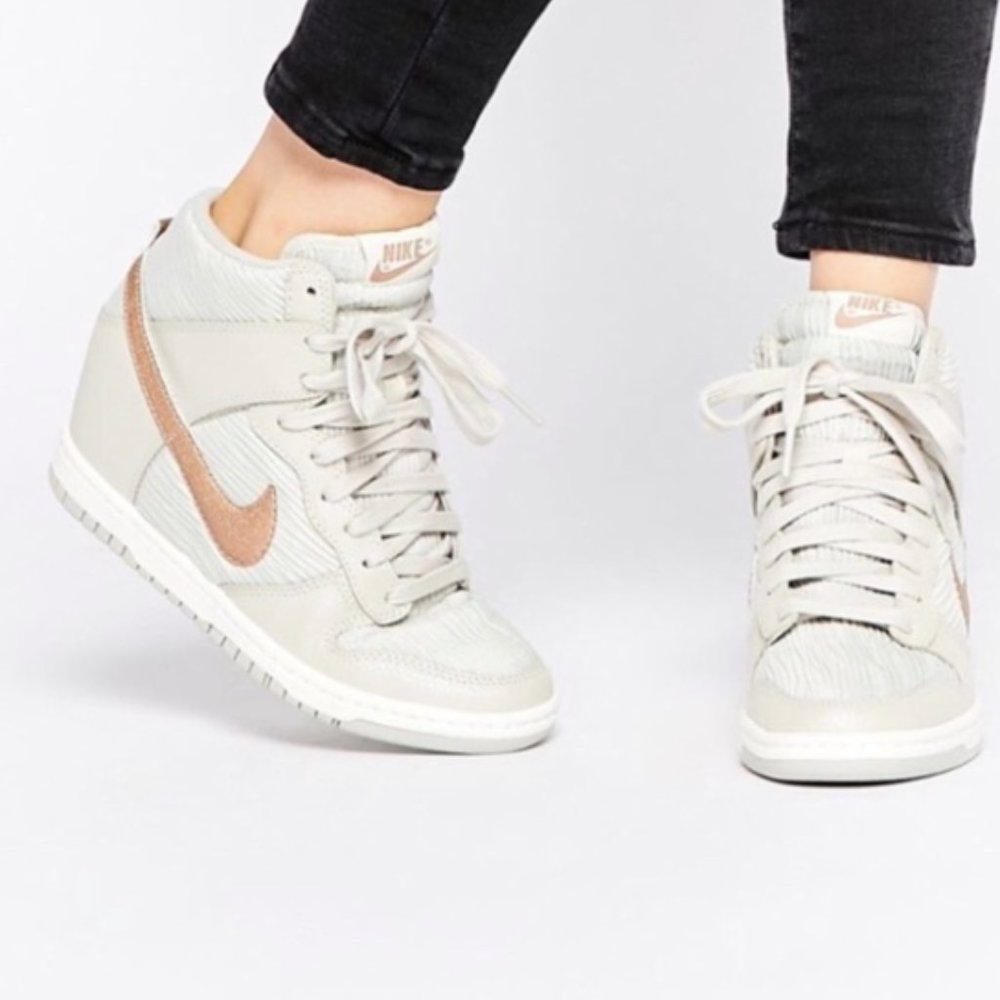 Nike Dunks! Skyhigh Wedge Sneaker. Rose gold.